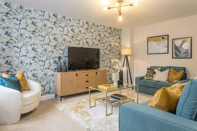 Property 2 of 8. Kingsley Lounge 2