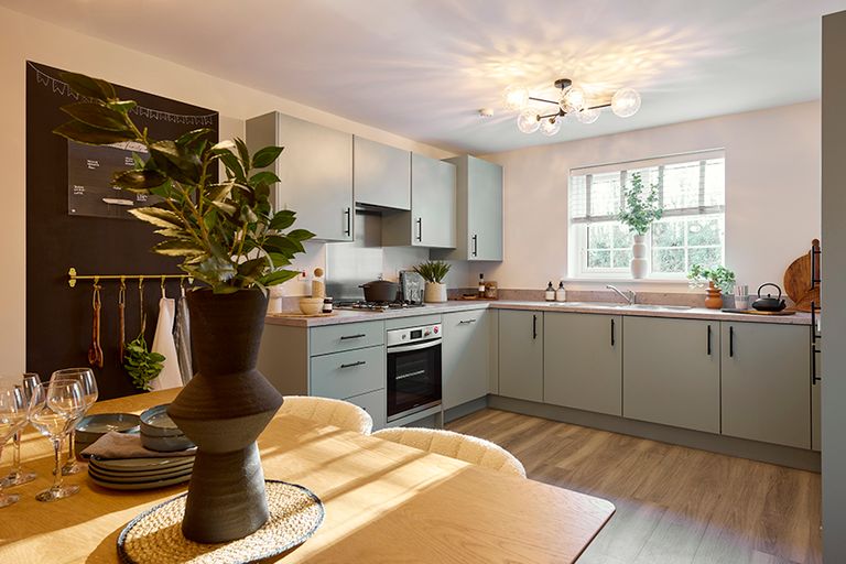 Property 2 of 11. Elmslie Special-005