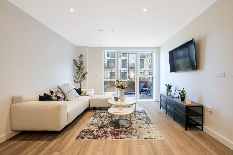 Property 2 of 7. 2 Lounge 1