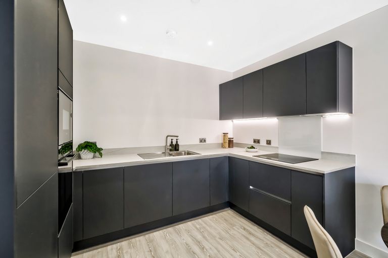 Property 3 of 6. 3 Kitchen