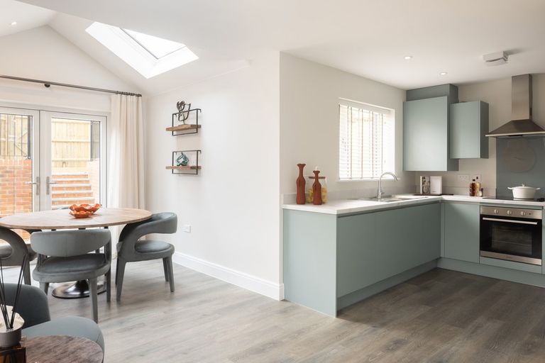 Property 3 of 10. Knightwood Chase, Fordingbridge