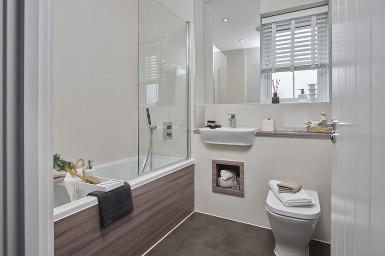 Property 3 of 5. Lulworth Bathroom