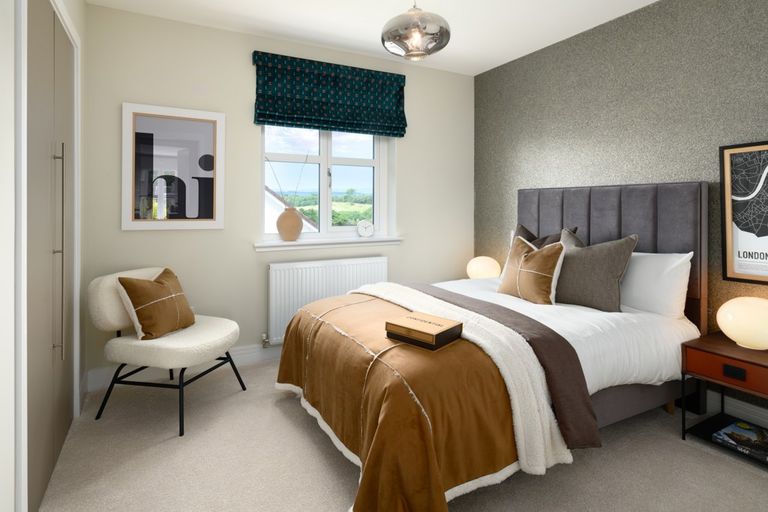 Property 3 of 5. Weaver's Brae, Kirkintilloch