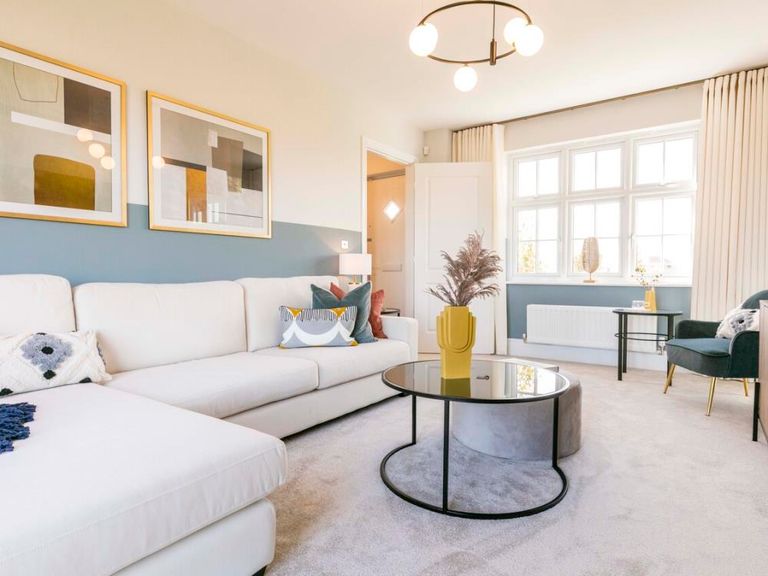 Property 2 of 10. Lounge