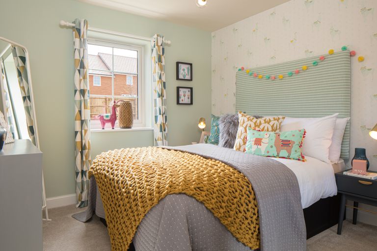 Property 3 of 6. Bedroom 3 In 4 Bed Oxford
