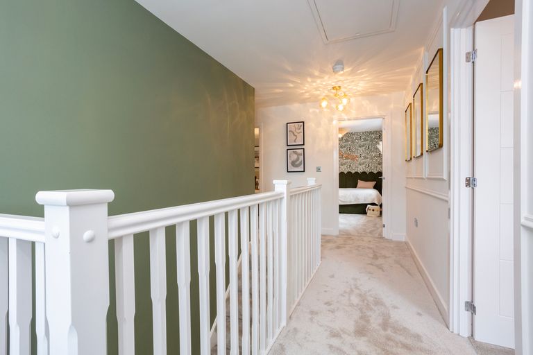 Property 3 of 6. Knightley_24