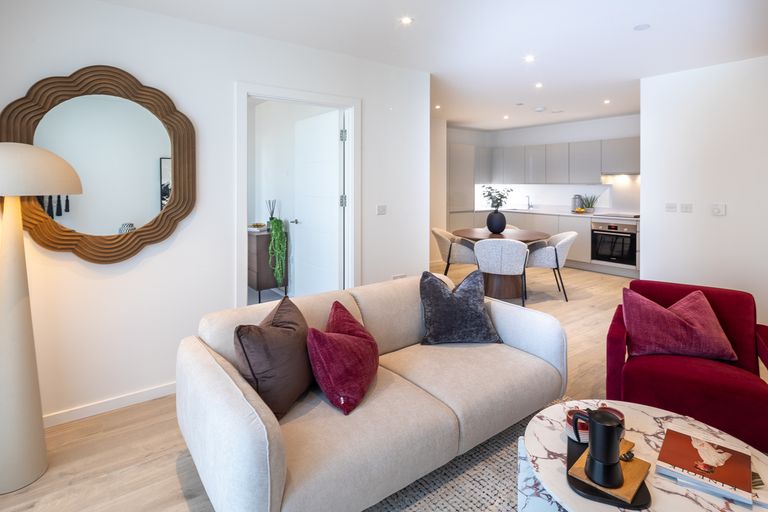 Property 2 of 5. 25.12.05 Meridan P1103-25-Hdr