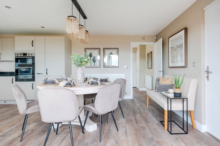 Property 3 of 8. A Sociable Space To Cook &amp; Dine