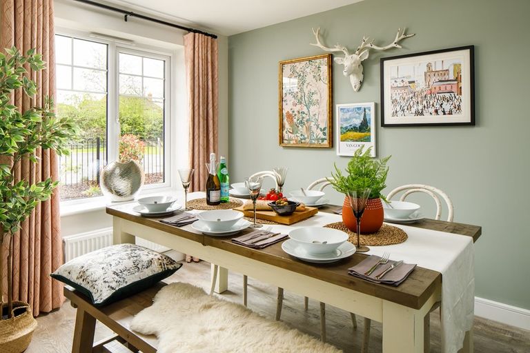 Property 3 of 11. Dine Together