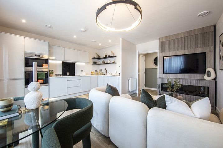 Property 2 of 12. Vb5414764 Www.Andrewhendry.Com18 716x515