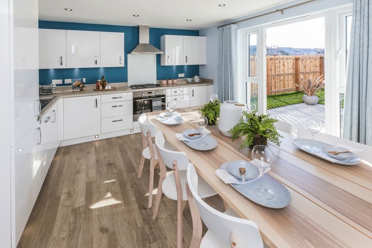 Property 3 of 10. H7252Cullodenwestshowhomefenton