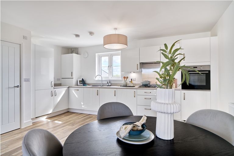 Property 2 of 10. Plenty Of Room For A Dining Table