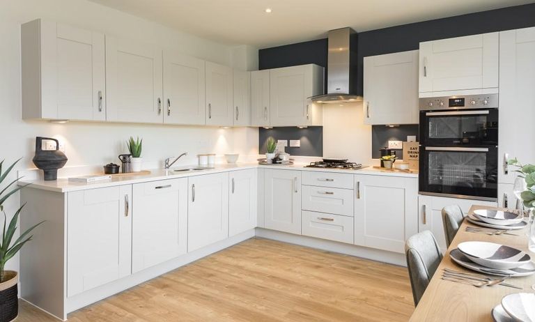 Property 1 of 8. Dandara - Zoopla -