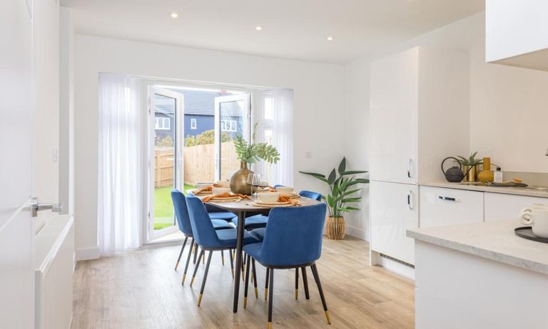 Property 2 of 8. Dandara - Zoopla -
