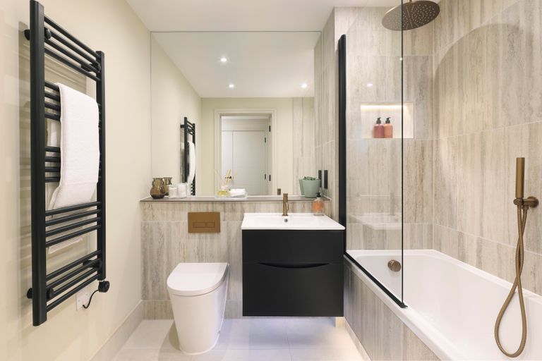 Property 3 of 9. Bathroom 