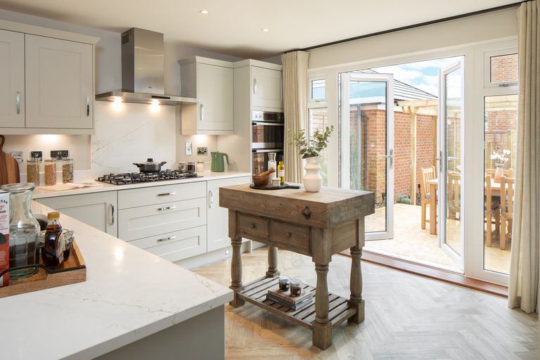 Property 2 of 8. Kitchen Area In 4 Bedroom Wychwood