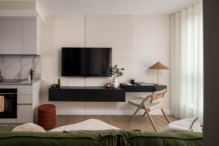 Property 2 of 19. Images