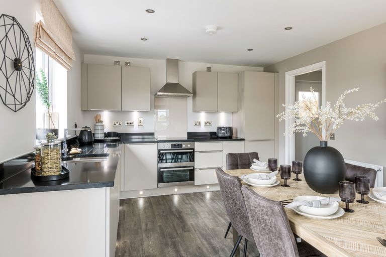 Property 3 of 10. Kitchen/Dining In 4 Bed Home