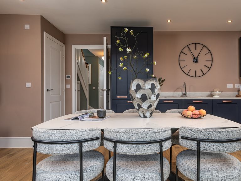 Property 3 of 10. The Lincoln Dining