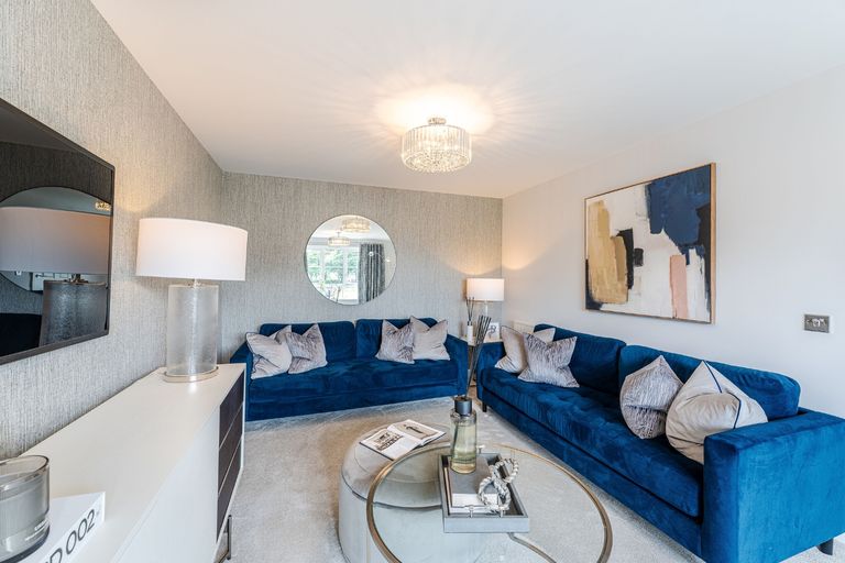 Property 2 of 9. Lounge In The Inverarary