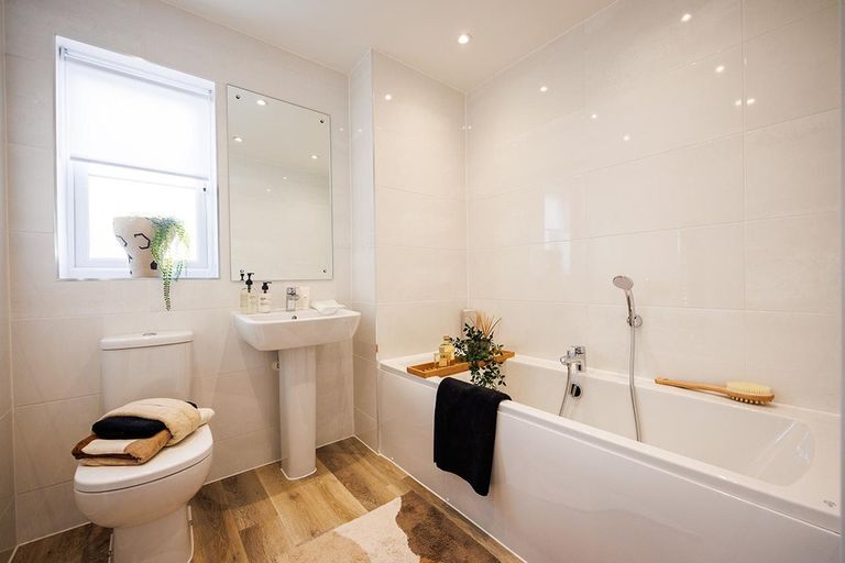 Property 3 of 7. CH-Saddlers-Westerfield-(Mylne)-Bathroom