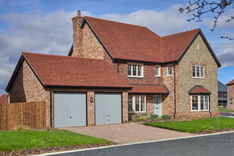 Property 2 of 18. The Oak