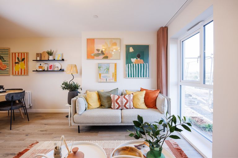 Property 3 of 7. Hr Living Room