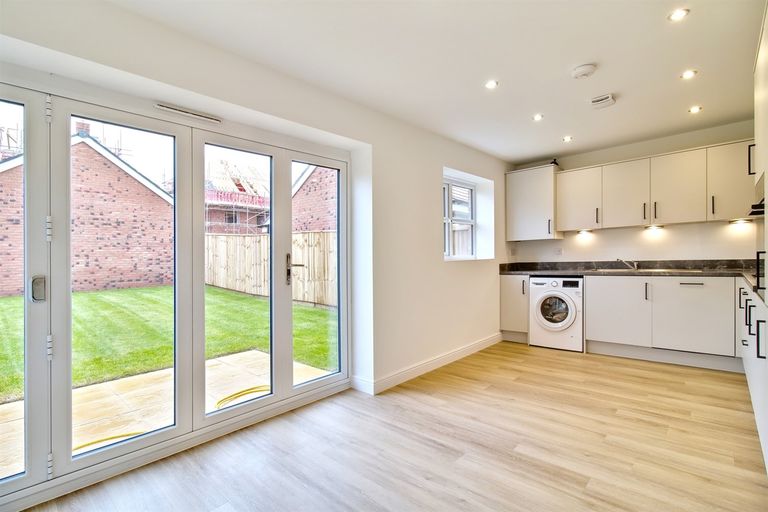 Property 3 of 16. Kitchen