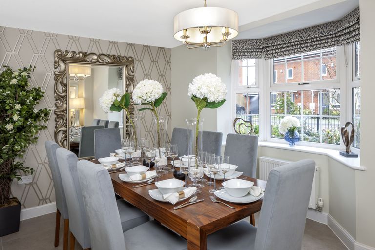 Property 3 of 10. Dining Area
