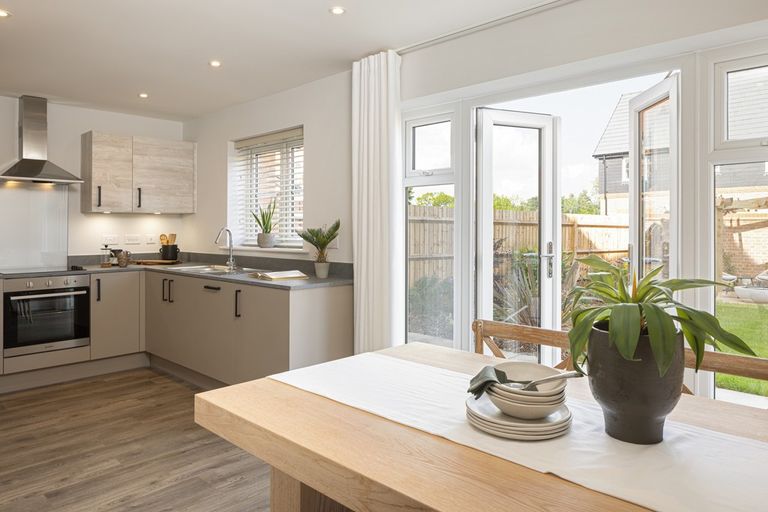 Property 2 of 9. Knightwood Chase, Fordingbridge