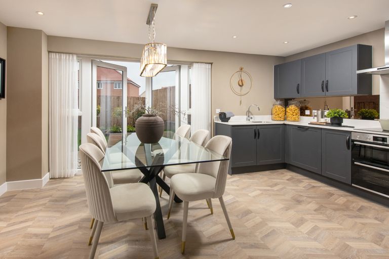 Property 2 of 11. Lh-Vmcw-Lily-Ktd