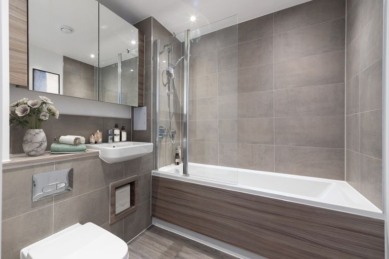 Property 2 of 6. Dury 397 011