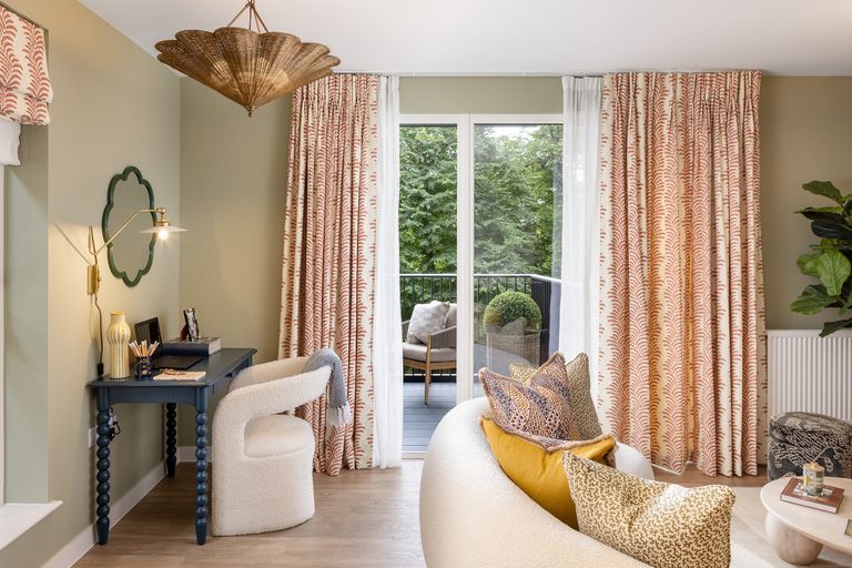 Property 3 of 6. Lounge