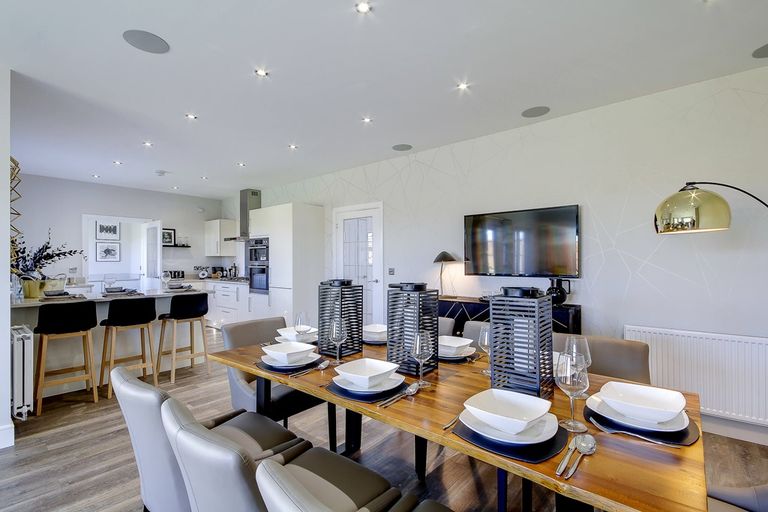 Property 3 of 12. With Plenty Of Space To Relax And Eat