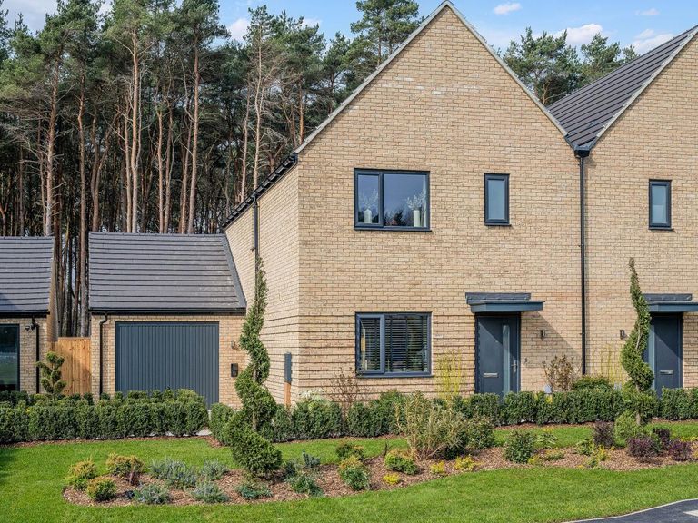 Property 1 of 10. The Bookham, Number 4