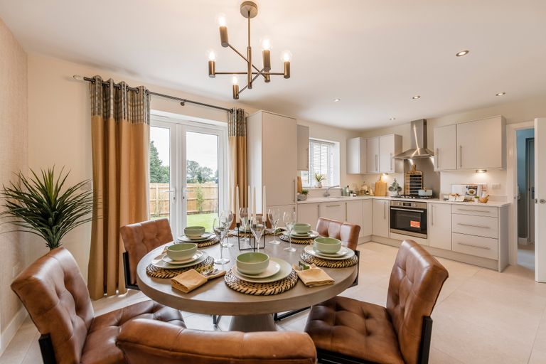 Property 3 of 10. Kitchen/Dining Room