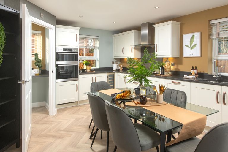 Property 2 of 10. Alfreton Internal Hollygate