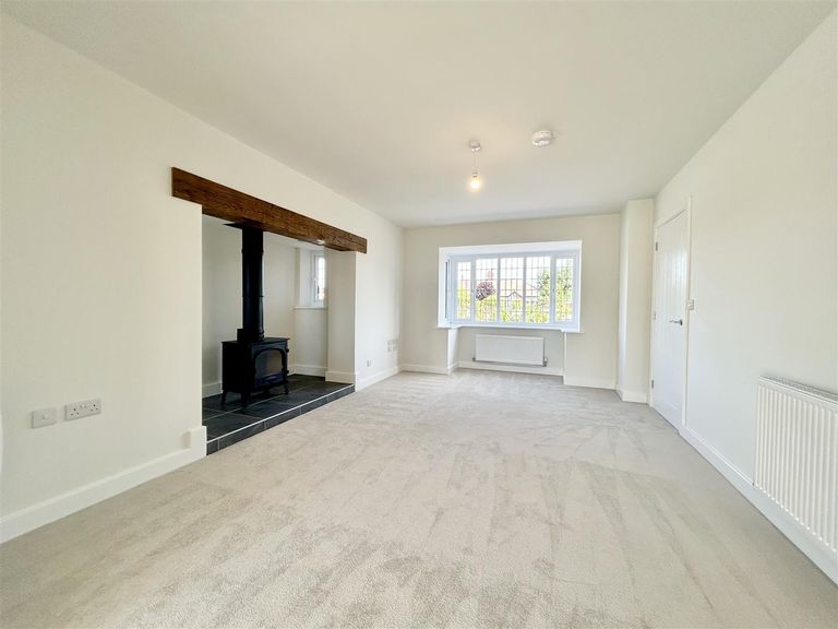 Property 2 of 12. Living Room