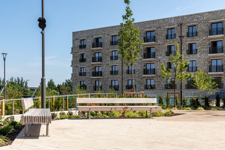 Property 1 of 6. 24.07.31_Cside_Hepworth__Gardens_&amp;_Grounds-204[1]