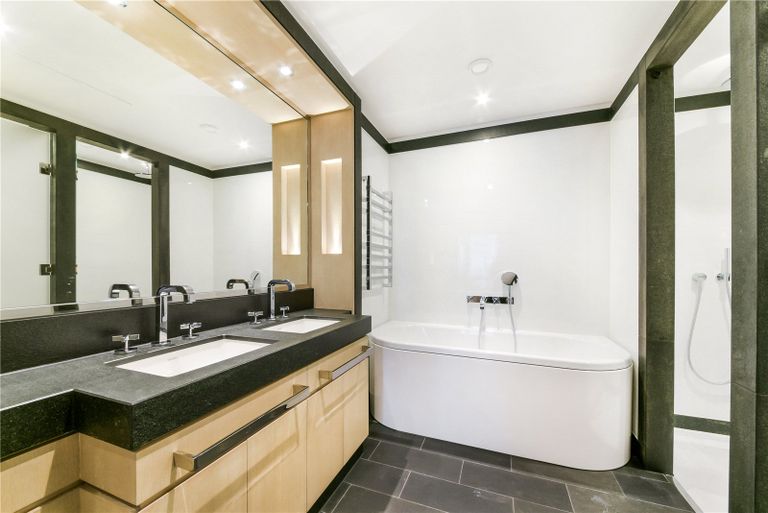 Property 3 of 12. En-Suite Bathroom