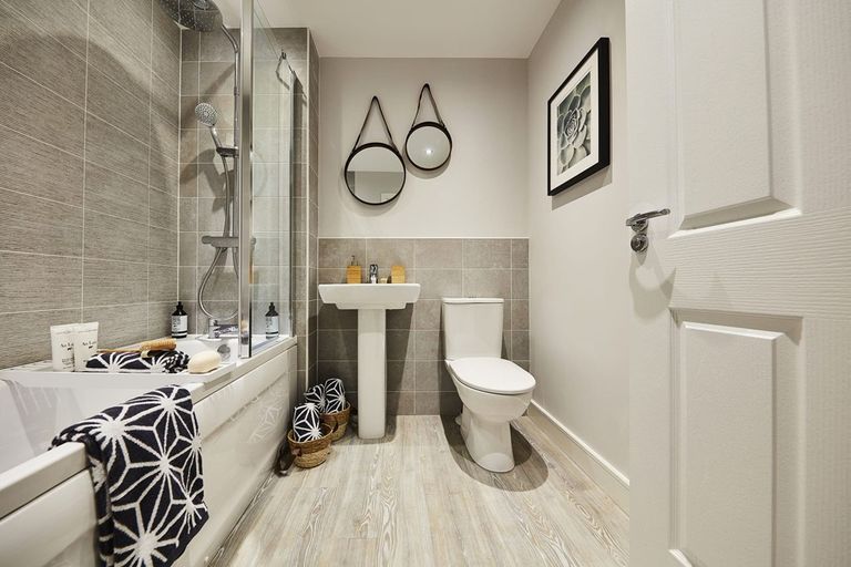 Property 2 of 9. An Energy Efficient Bathroom
