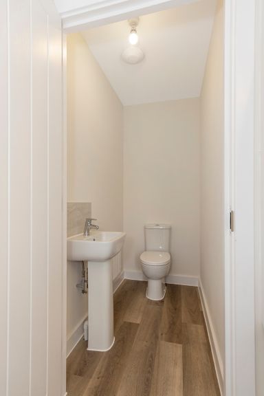 Property 3 of 12. Cloakroom