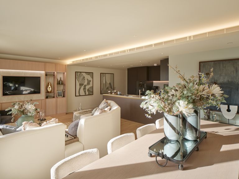 Property 2 of 17. Dining Area 