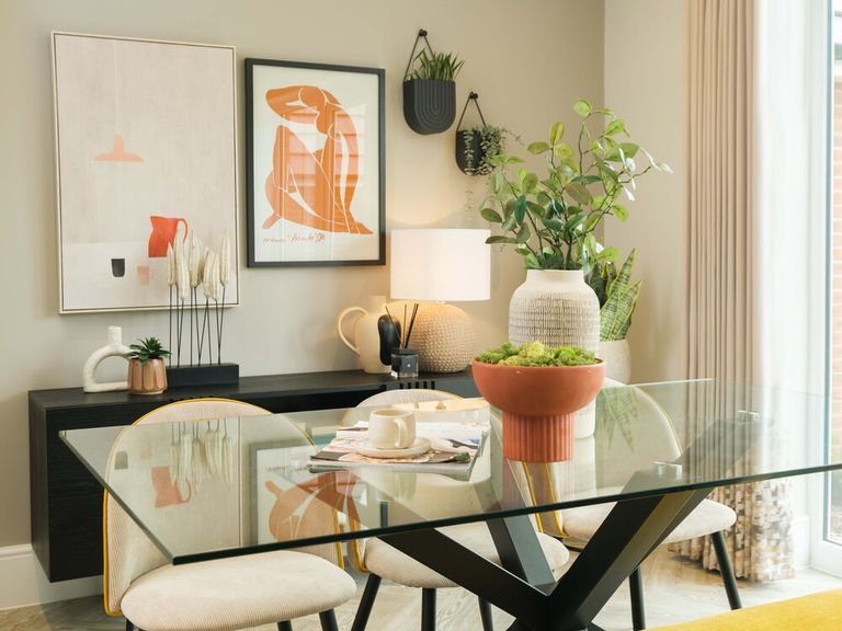 Property 3 of 10. The Warwick - Dining