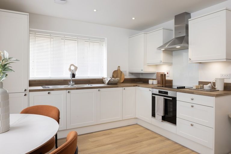 Property 2 of 12. Cross Trees Park, Shrivenham