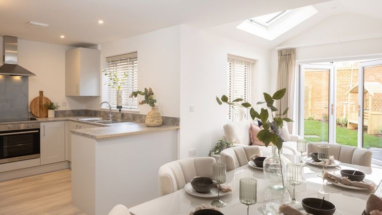 Property 2 of 10. Knightwood Chase, Fordingbridge