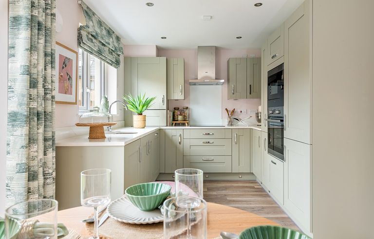 Property 3 of 12. 3 Sided Kitchen With Lots Of Storage Space