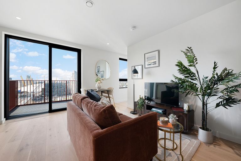 Property 2 of 18. 1.Jpg