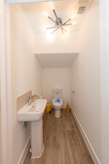 Property 3 of 10. Cloakroom Example 