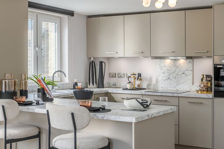 Property 2 of 8. Wivenhoe Gardens, Wivenhoe